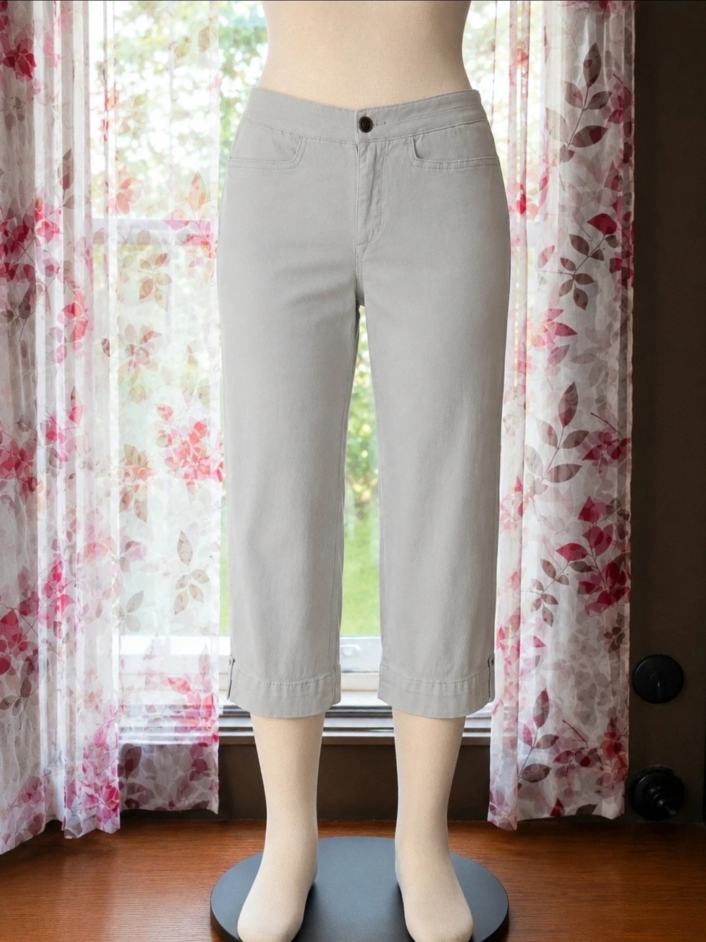Anne Klein Light Gray Cropped Ankle Jeans